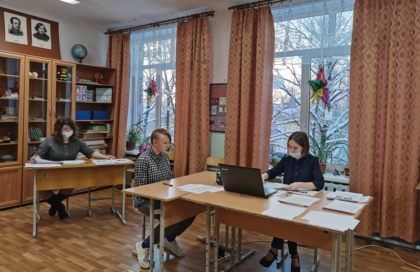 Девятиклассники Ленинградской области участвуют в репетиционном собеседовании по русскому языку